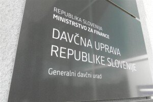60952636